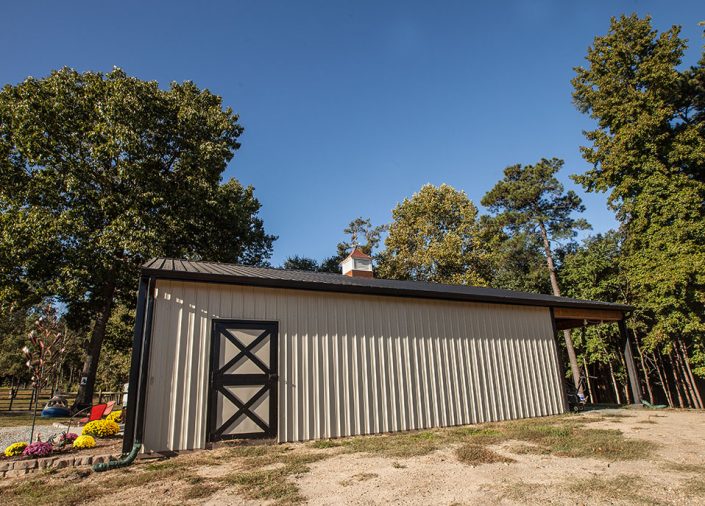 custom private horse barns