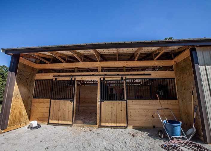 custom private horse barns