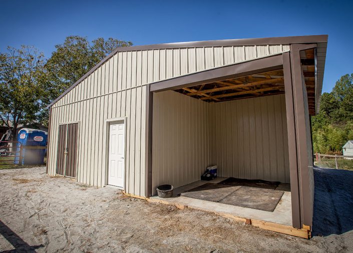 custom private horse barns